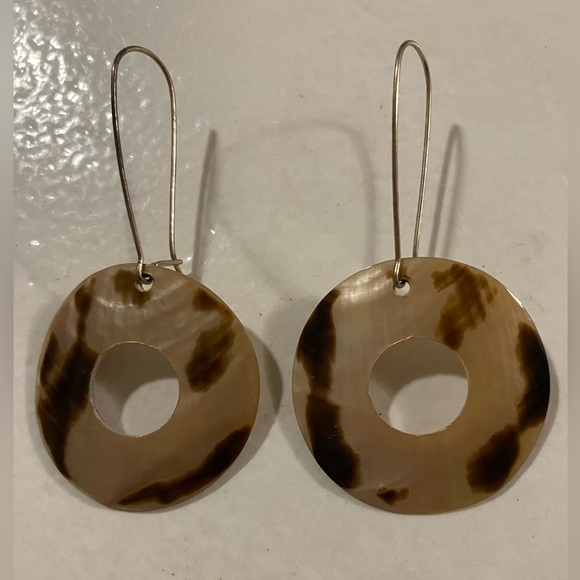 Shell Earrings - Picture 1 of 3